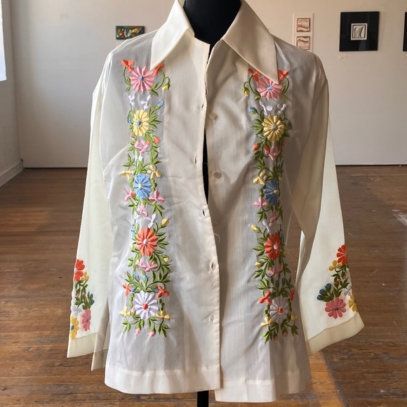 Vintage Tops - 1950/60s vintage embroidered long sleeve shirt